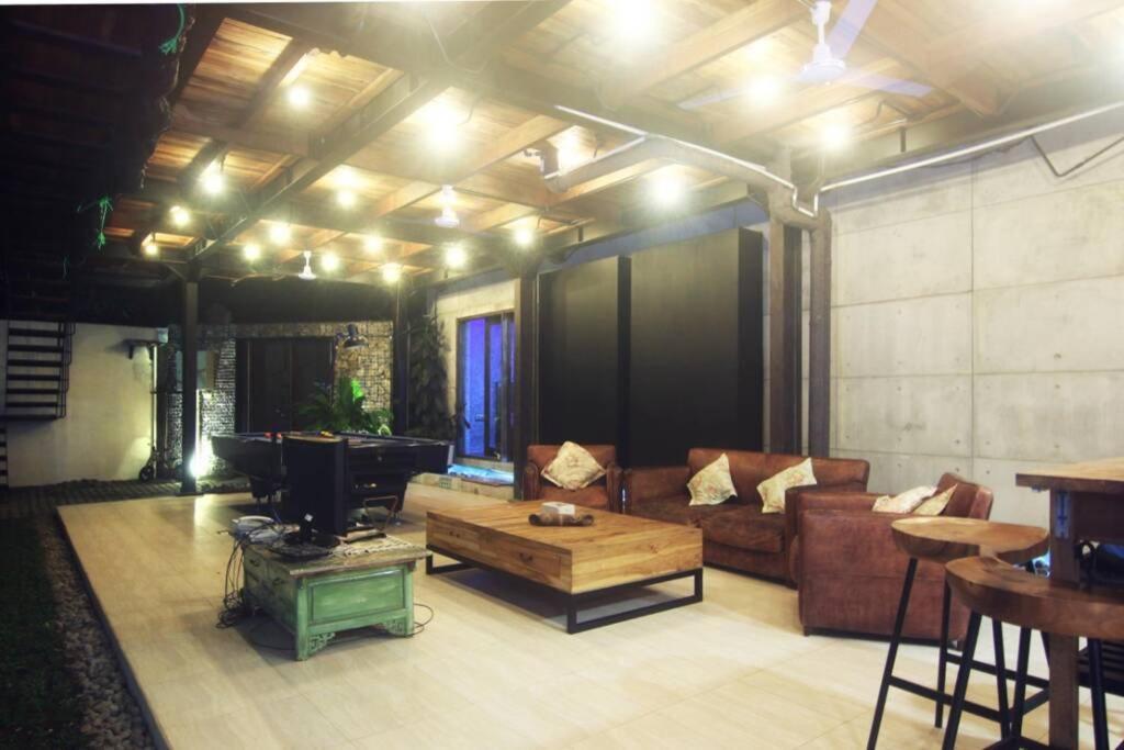 Villa Amalura I Yogyakarta Kültér fotó